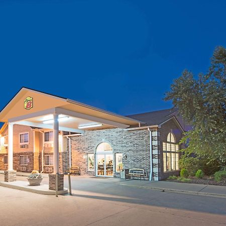 Super 8 By Wyndham Richmond Otel Dış mekan fotoğraf