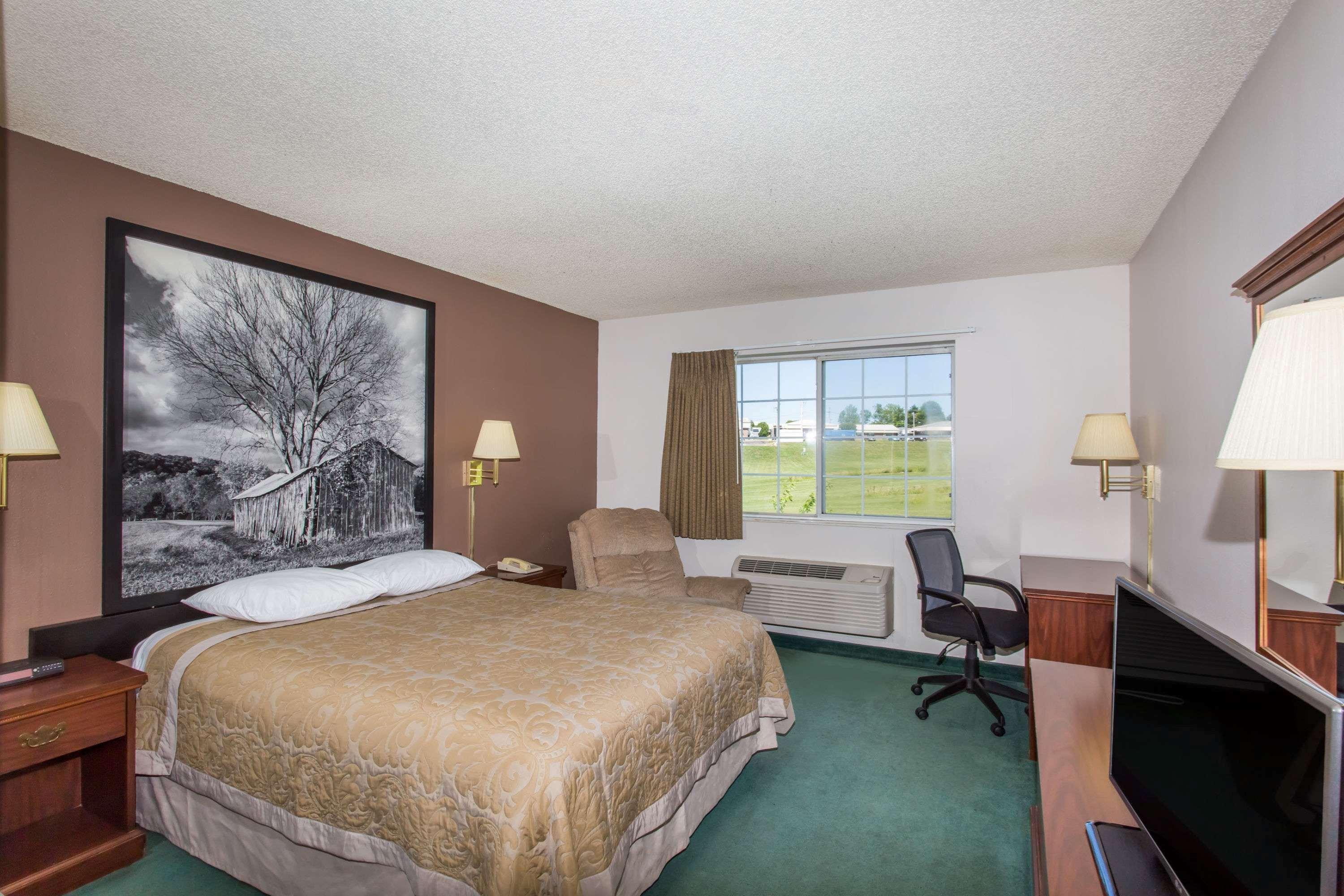 Super 8 By Wyndham Richmond Otel Dış mekan fotoğraf