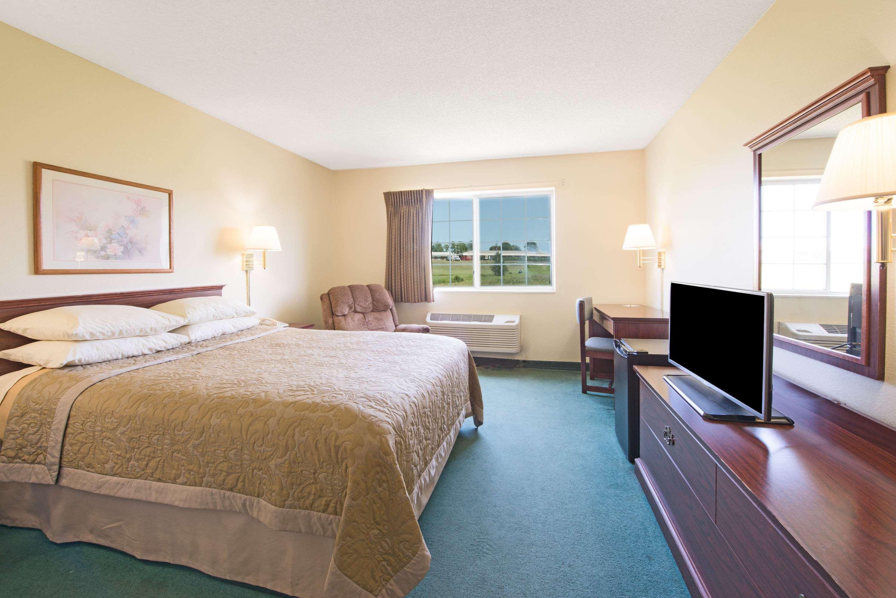 Super 8 By Wyndham Richmond Otel Dış mekan fotoğraf
