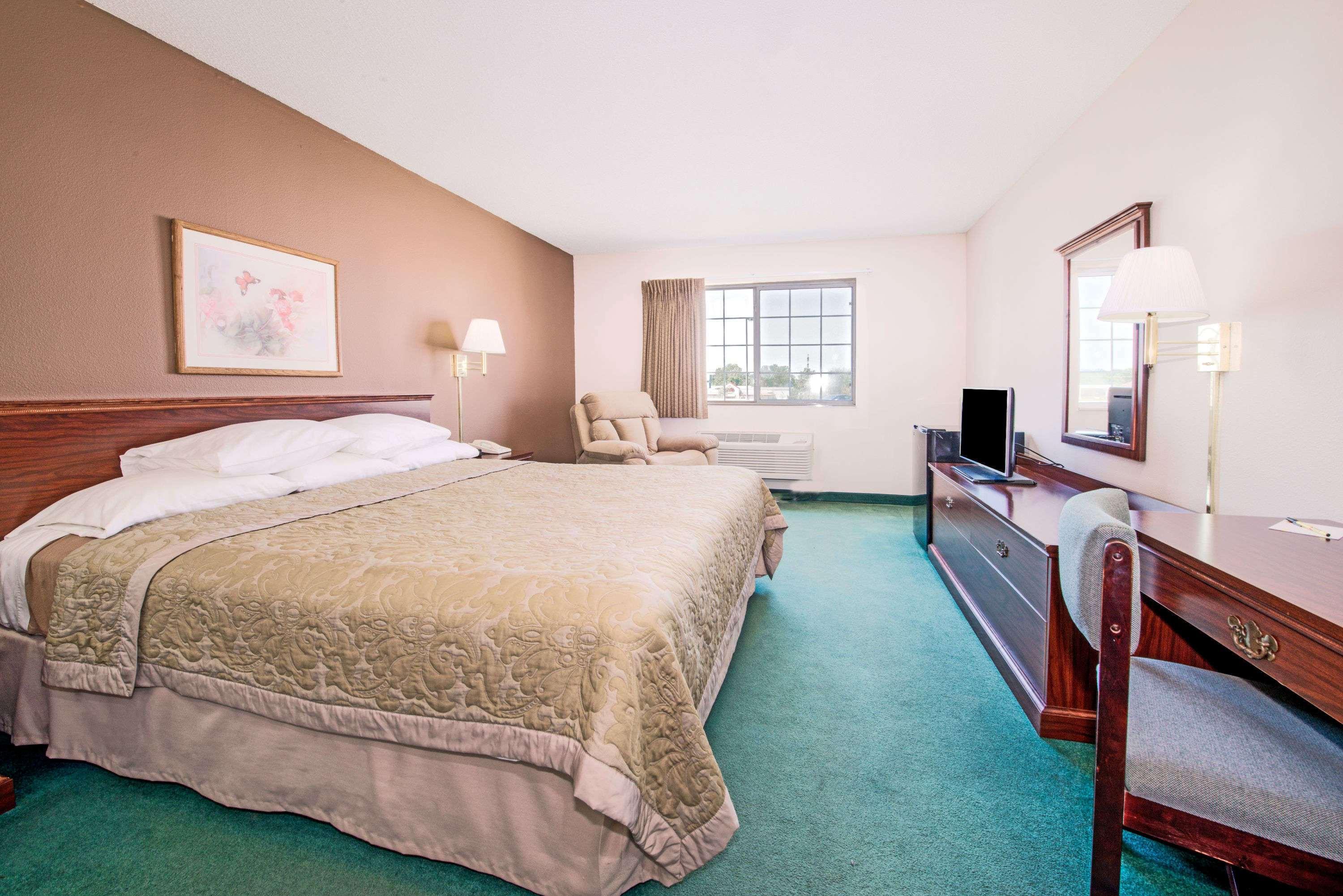 Super 8 By Wyndham Richmond Otel Dış mekan fotoğraf